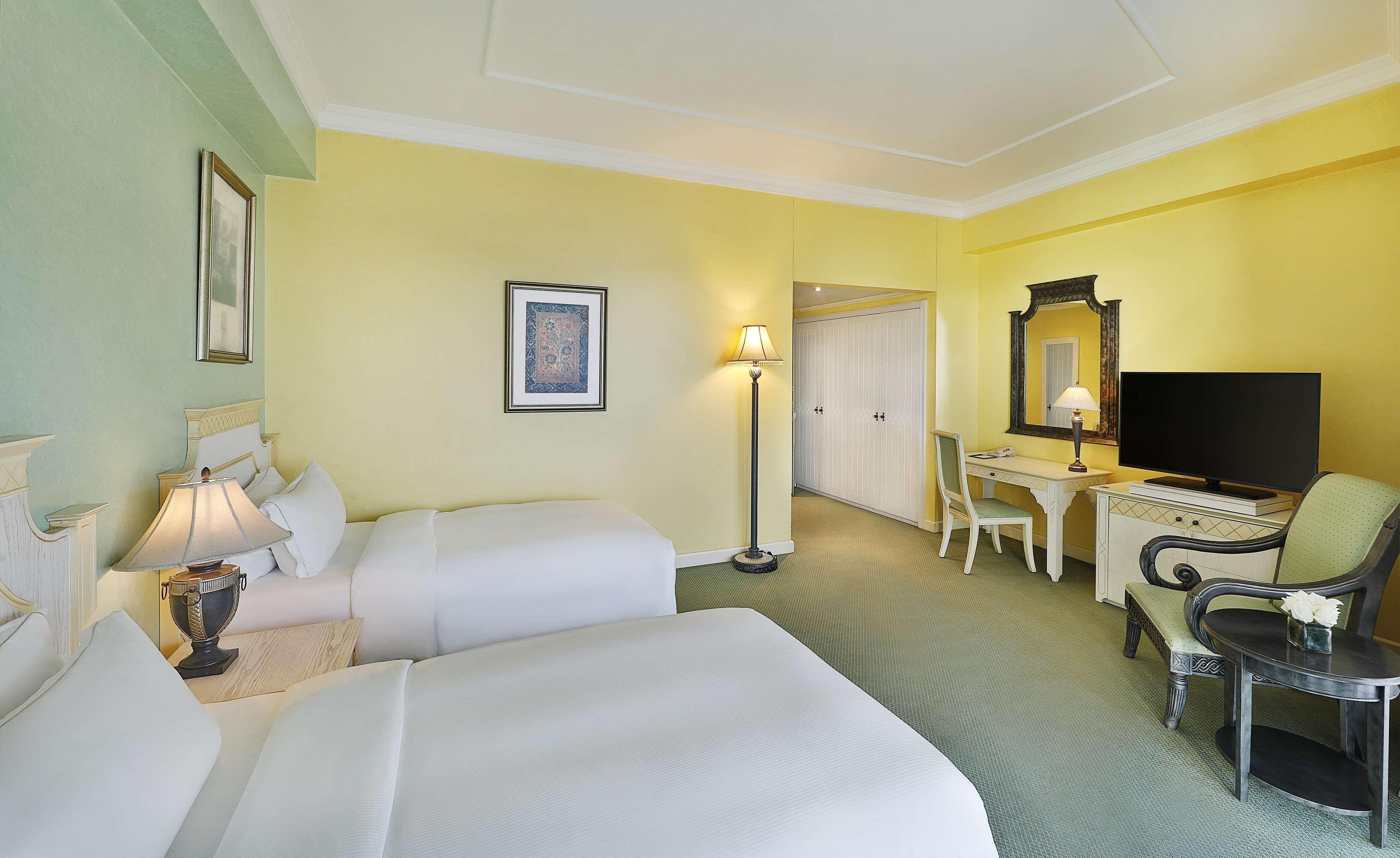 Al Habtoor Grand Beirut Hotel Екстериор снимка